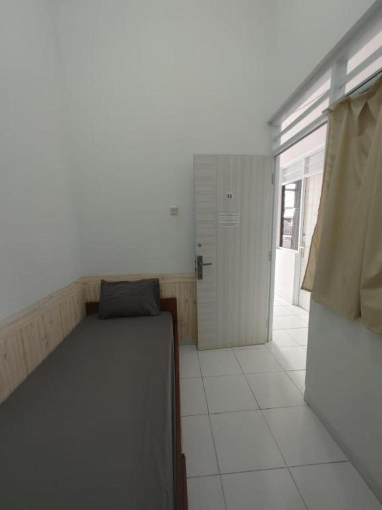 Hotel Budget Urban Space - Bus Semarang
