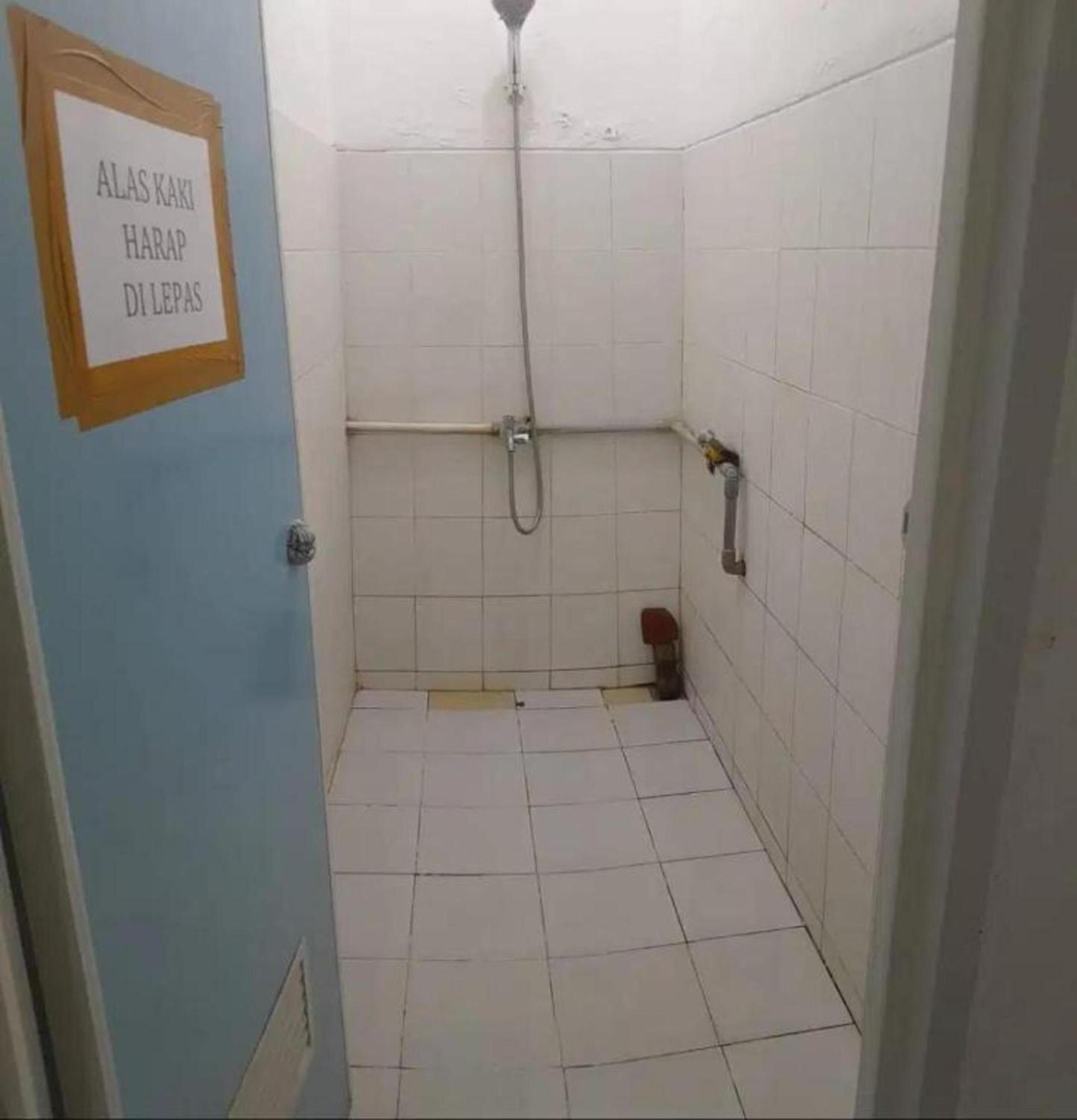 Hotel Budget Urban Space - Bus Semarang